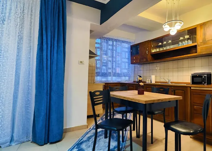 アパート Center Apartment, 30m From Center. ティラナ